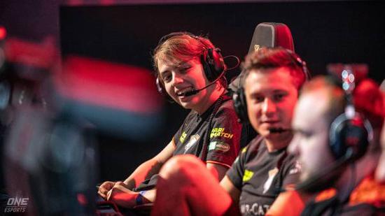 2025英雄联盟手游高校联赛精彩回顾 GSH战队夺冠